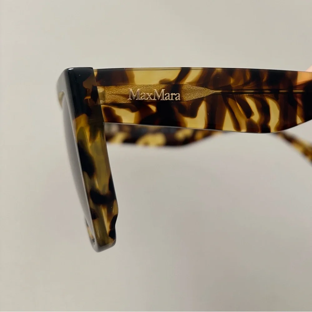 MaxMara Tortoiseshell Polarized Sunglasses with Gradient Brown Lenses - New